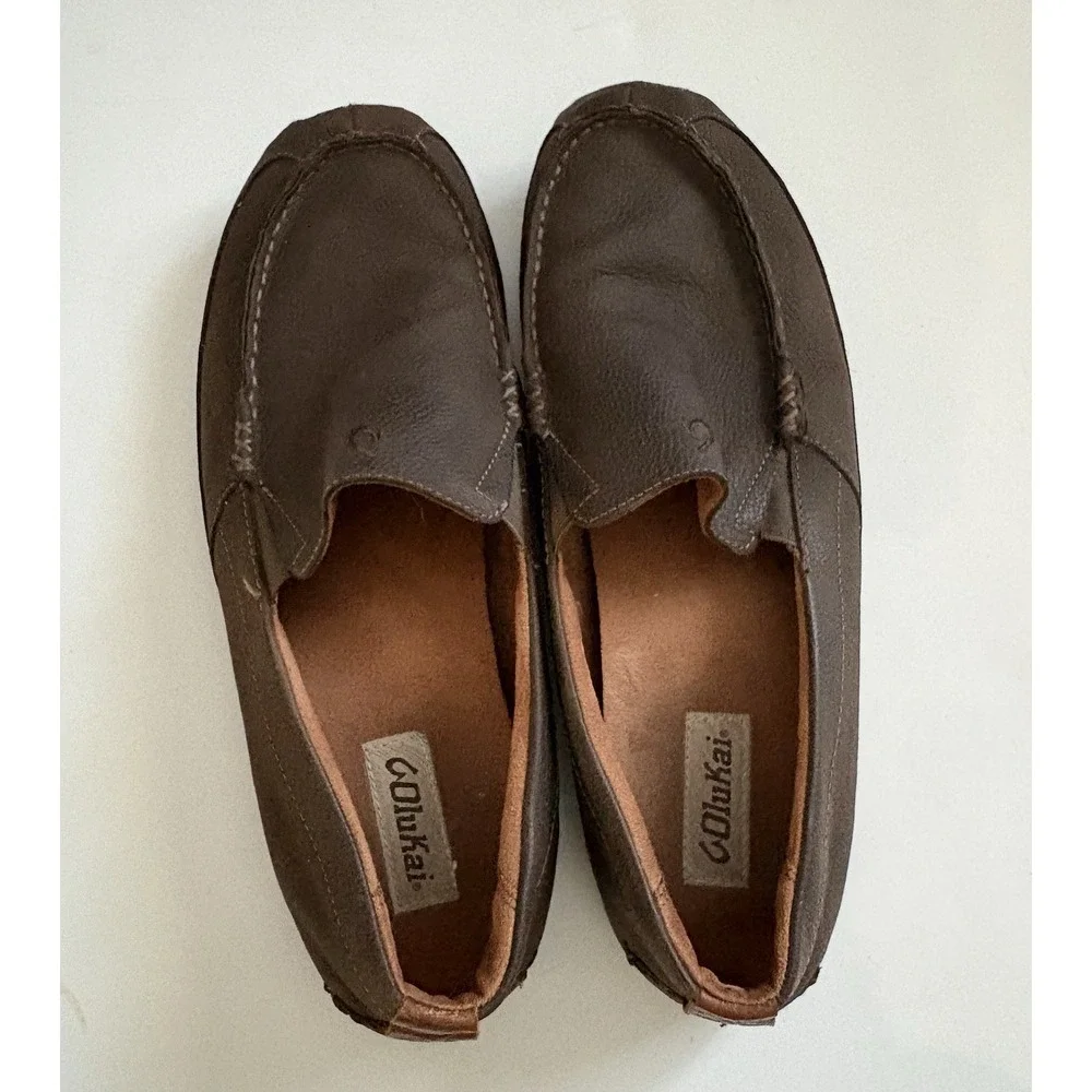 OluKai dark brown solid
